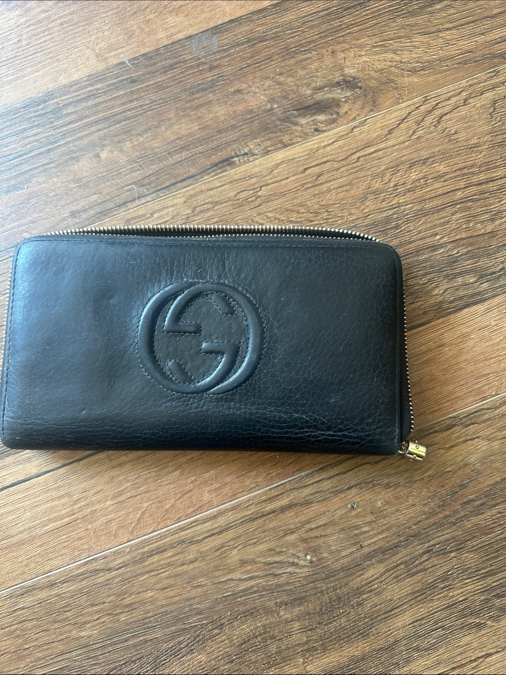 Gucci Black Leather Zip Around Continental Wallet with Embossed Logo